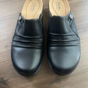 ***SOLD*** Sz11 Clarks Black Leather Mules
